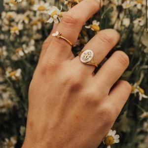 Tristen Ikaika “I’m feelin a little daisy” ring